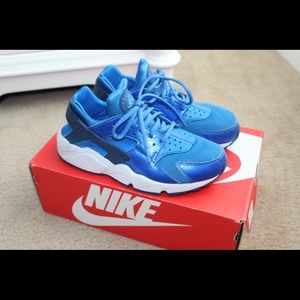 Blue Nike Hurraches